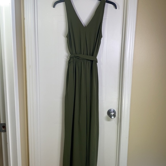 A new day - Army Green sleeveless Jump Suit XS - Picture 9 of 16